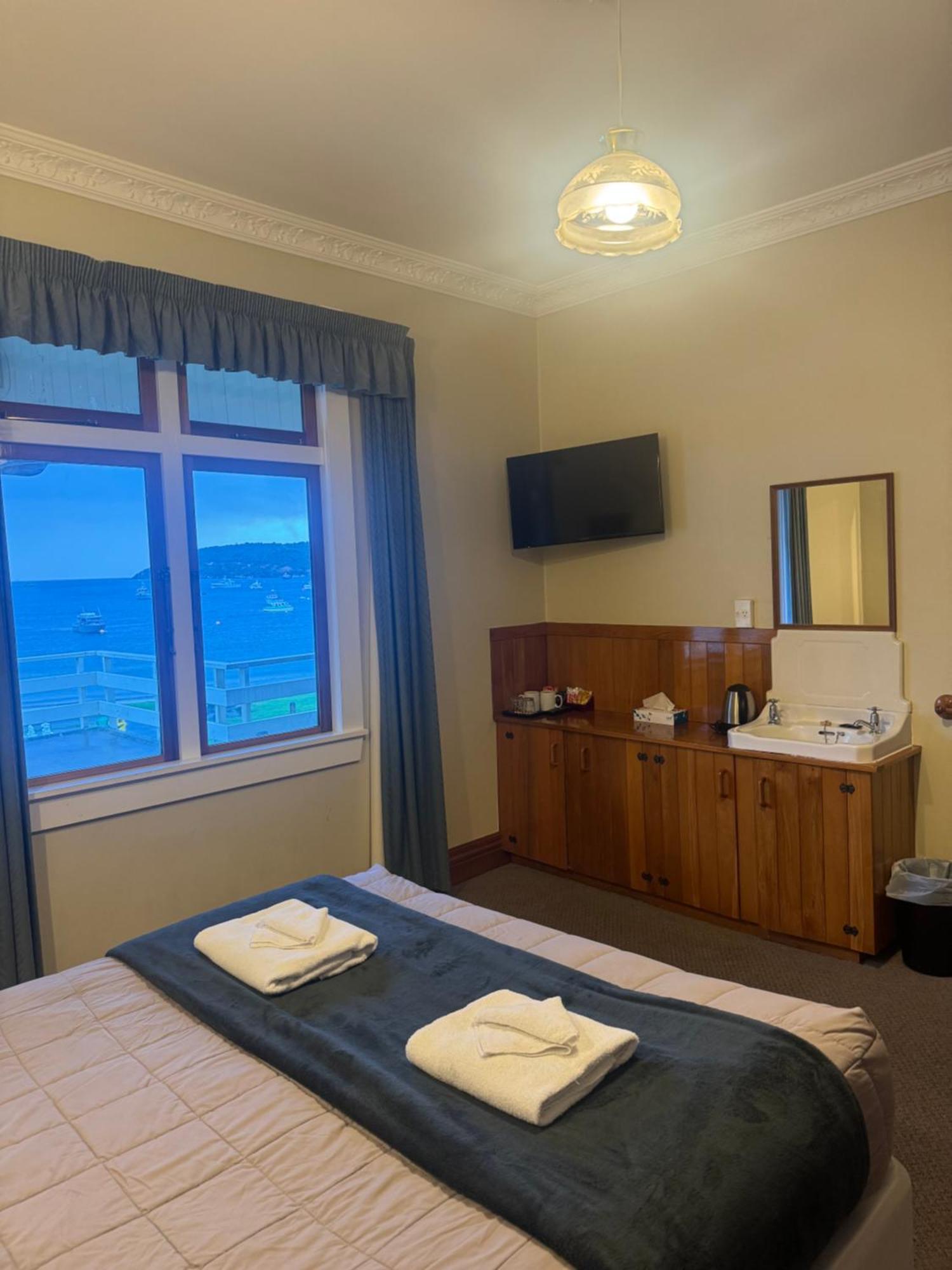 South Sea Hotel - Stewart Island Half-moon Bay Экстерьер фото